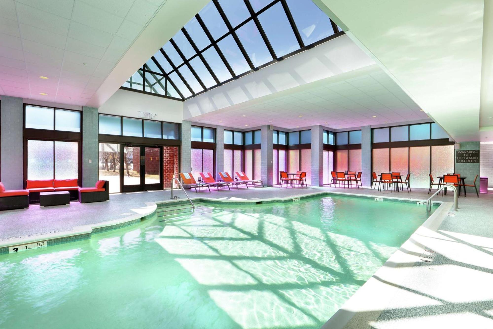 Отель Hilton Мистик Экстерьер фото